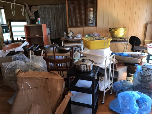 残置物の処分方法と残したまま売る方法